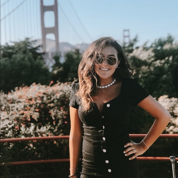 Meet your Posher, Rebecca - Picture 2 of 3